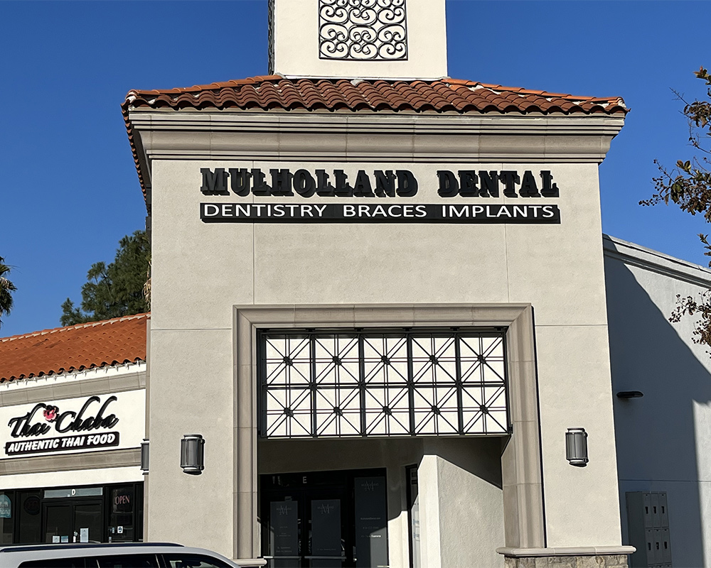 Dentist in Woodland Hills